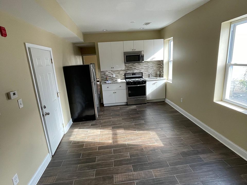 1st image of 923 N 42nd St Floor 2
