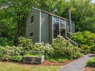 81 Pine Grv, Amherst, MA 01002