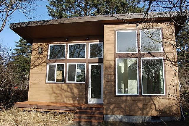 1st image of 108 Canal Dr NE
