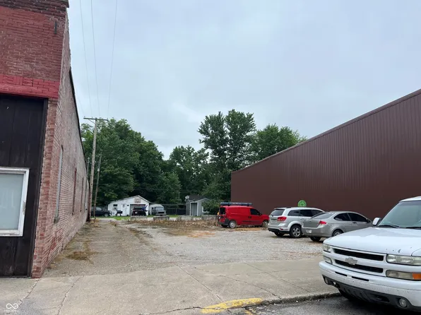 210 W Main St, Crawfordsville, IN 47933