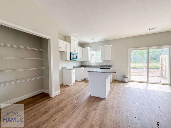 209 Heirloom Rd, Hinesville, GA 31313