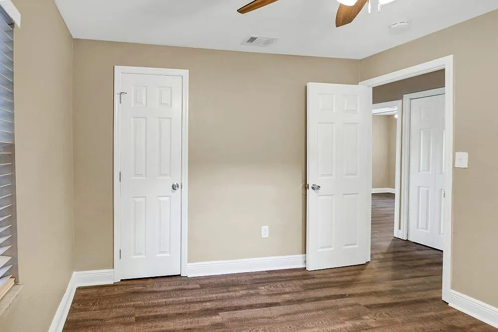 3 bed, 964 sqft, $1,845 — Photo 3