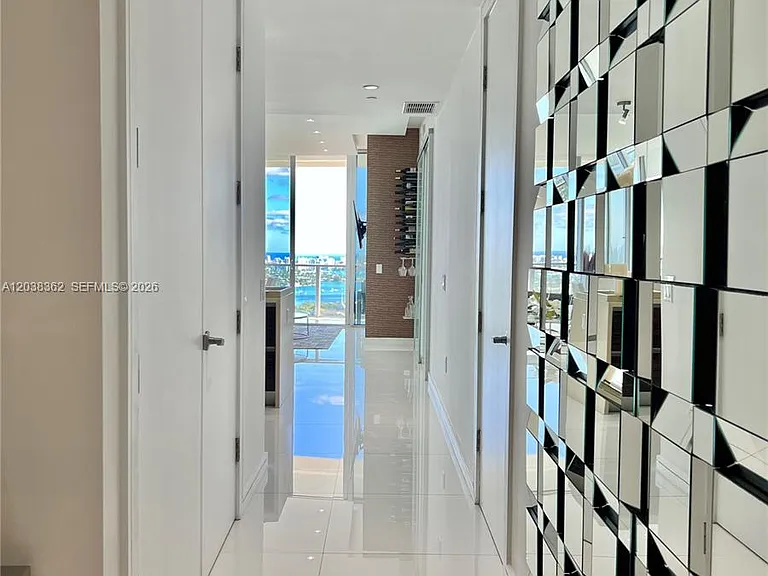1100 Biscayne Blvd #4103 — Photo 11