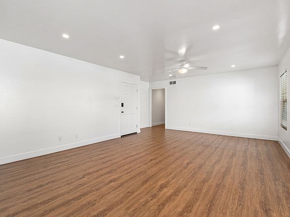 4th image of 320 Avenida Del Mar APT 3