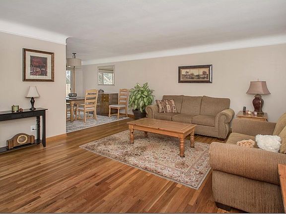 3rd image of 21901 Marian Cir