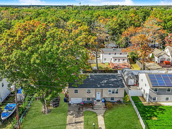 2nd image of 640 Leeward Avenue