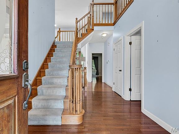 3rd image of 310 Berry Bush Ct