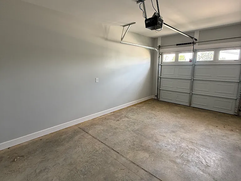112 Mapleview Dr — Photo 32