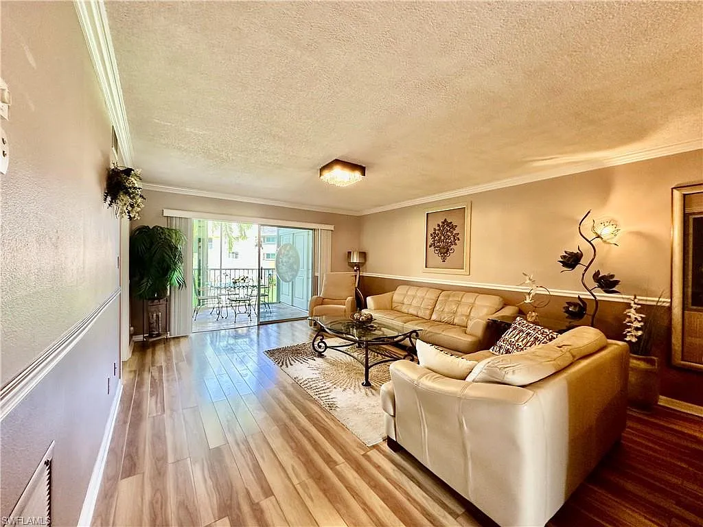 2 bed, 2.0 bath, 1071 sqft, $1,750 — Photo 1