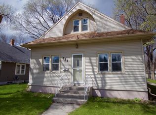 621 5th St SE, Jamestown, ND 58401