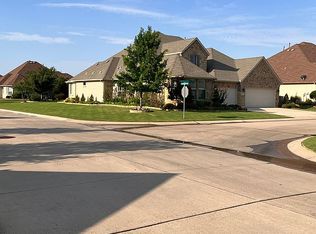 9705 Stonewood Dr, Denton, TX 76207