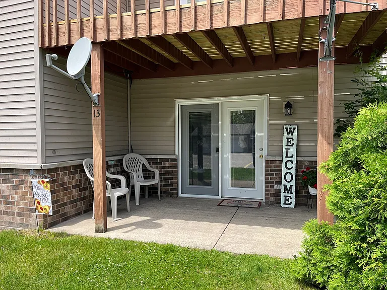 1320 Riverside Dr — Photo 11