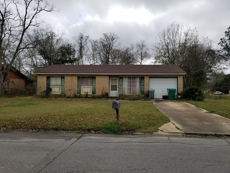 1st image of 2118 Chestwood Dr