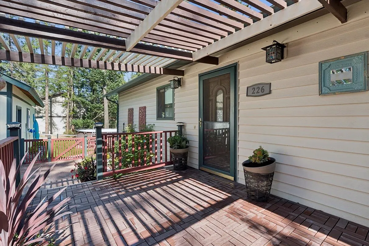 3 bed, 2492 sqft, $3,000 — Photo 4