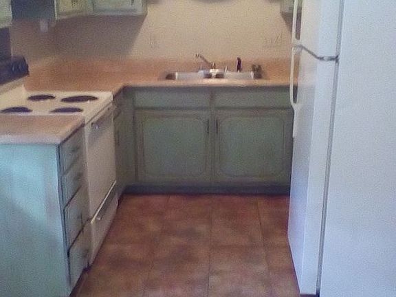 2nd image of 217 Helen Cir #A