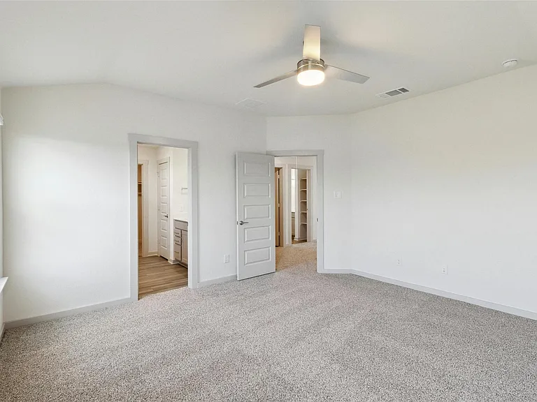 320 Fairfax Ave — Photo 16