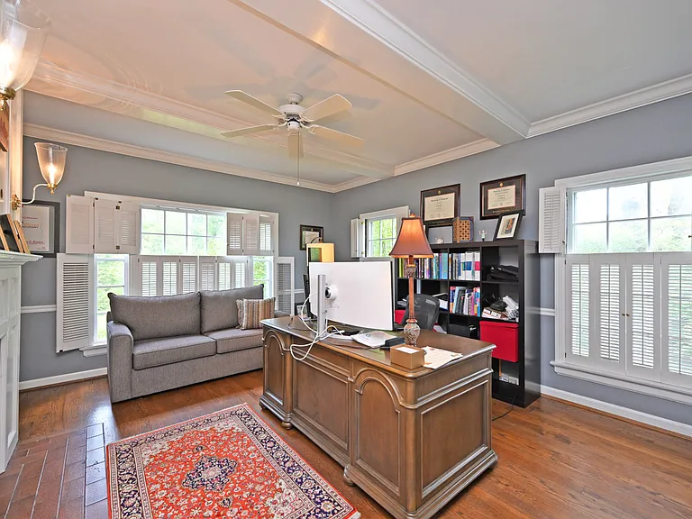 6900 Drake Rd — Photo 22