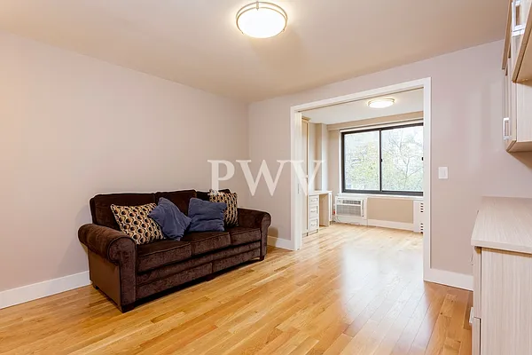 Rented by PWV Acquisitions | media 4