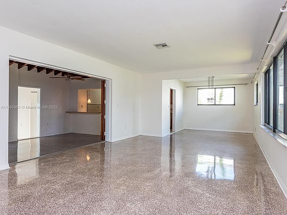 5th image of 454 NE 93rd St
