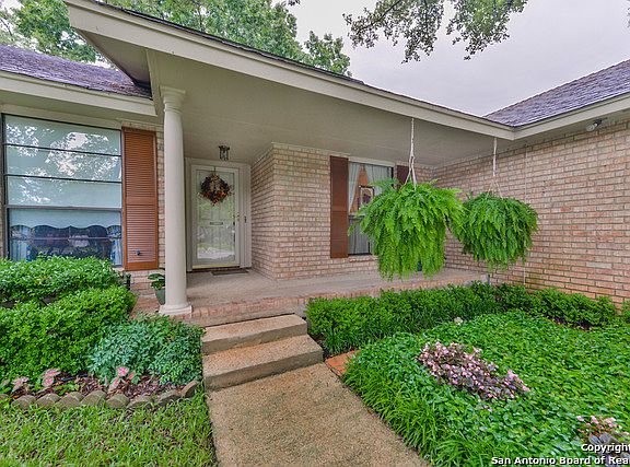 2nd image of 2715 Stone Edge St
