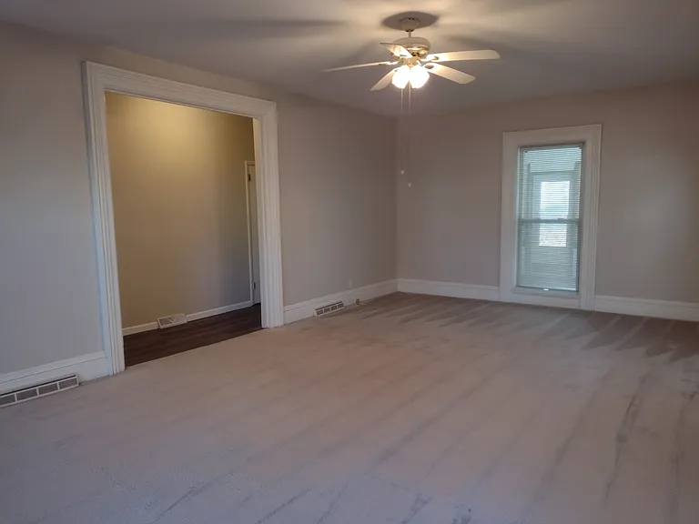 679 W Stephenson Apt Pass — Photo 2