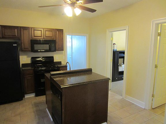 3rd image of 1654 Holmden Ave