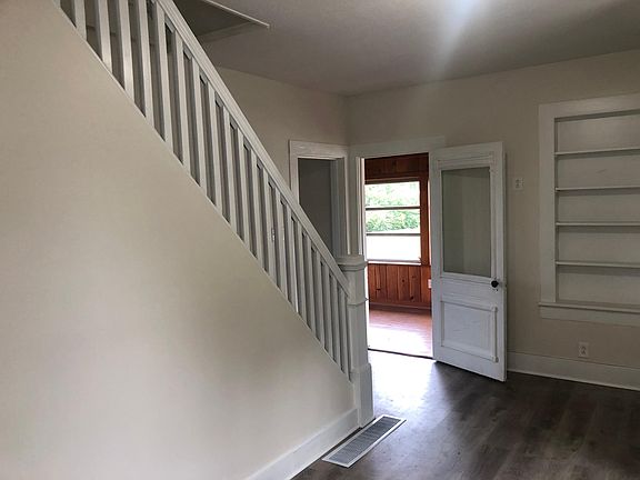 5th image of 213 W Jersey St