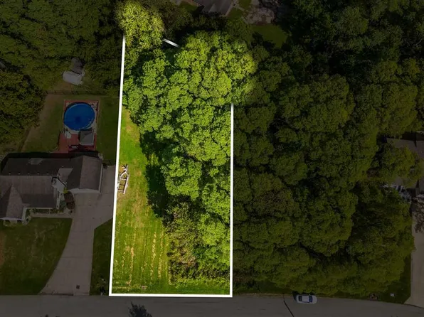 Major Dr, Connersville, IN 47331