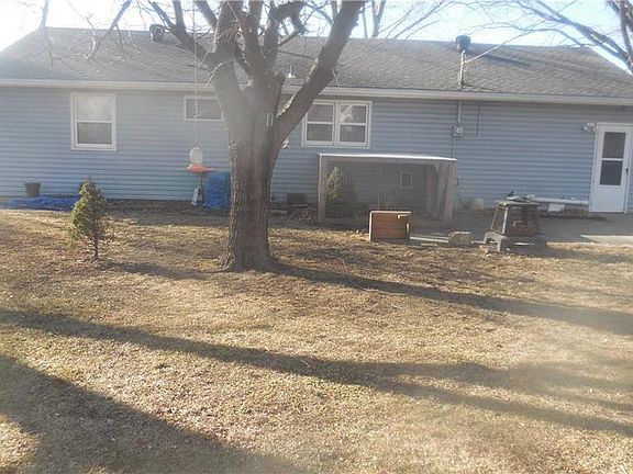 SPACIOUS FENCED BACKYARD