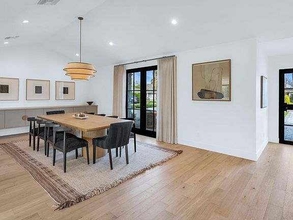 3rd image of 6039 E Calle Camelia