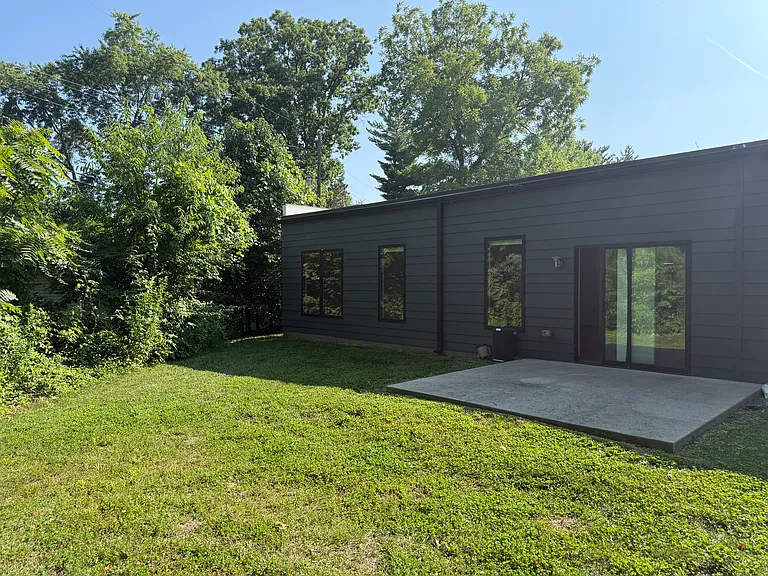 230 Leverette Ln — Photo 9