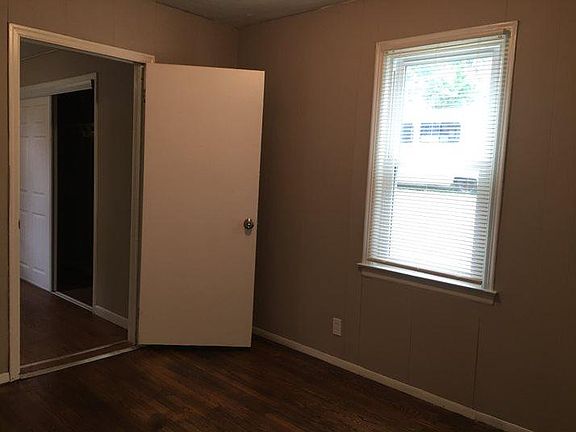 4th image of 3237 Coles Ave