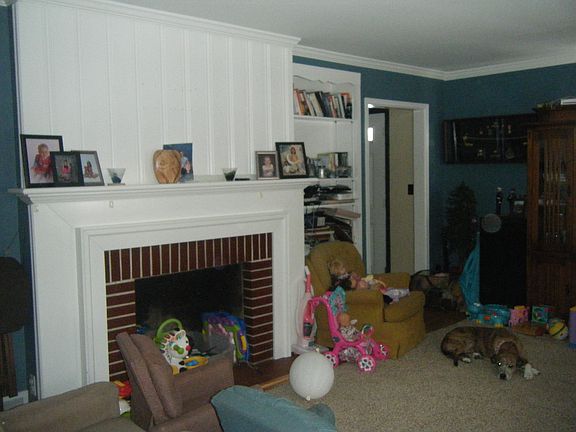 4th image of 403 Erie St