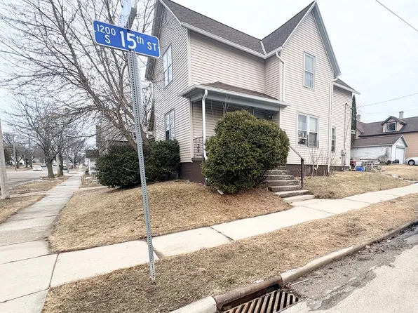 1201 S 15th St, Manitowoc, WI 54220