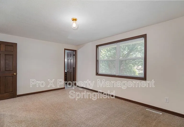 3332 S Southlyn Pl — Photo 8