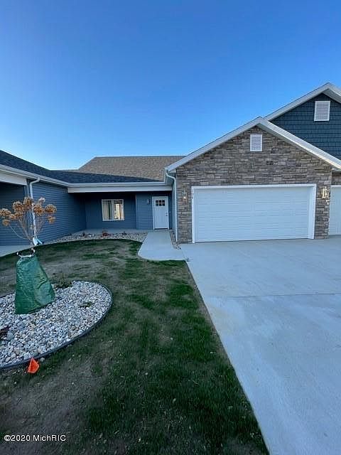 1st image of 104 Lexington Pointe Dr #24