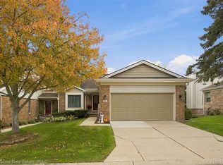 740 Ridgeside Dr, Milford, MI 48381