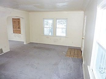 2nd image of 1160 N Chevrolet Ave