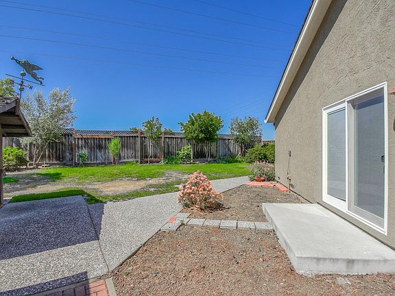5th image of 472 Clarkwood Ct