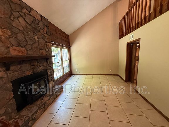 3rd image of 1608 Herrin Dr