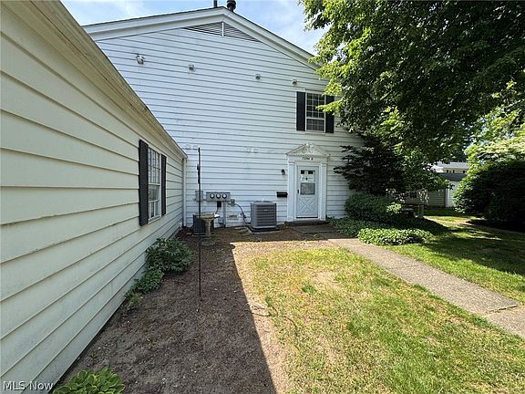 2nd image of 7294 Foxmill Rd #19-D