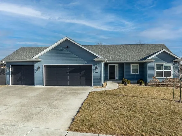 3399 Edgebrooke Dr, Marion, IA 52302