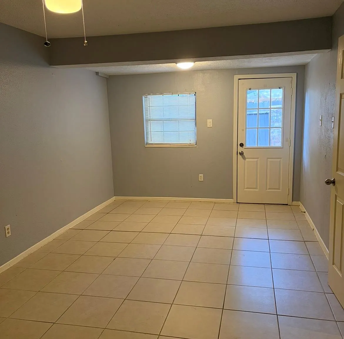 2 bed, 1.5 bath, 878 sqft, $1,450 — Photo 2