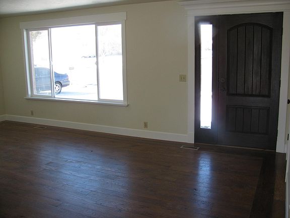 5th image of 4117 S Charles Dr