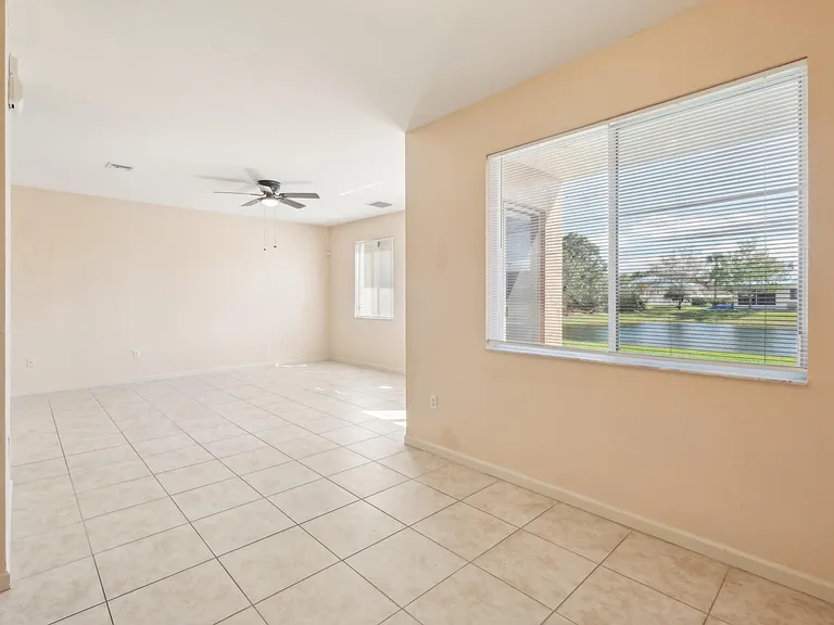 2584 Stockbridge Sq SW — Photo 19