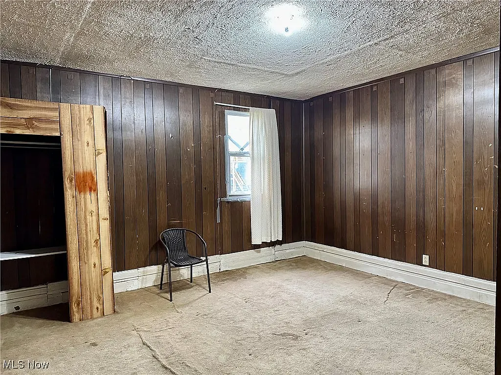 543 E Buchtel Ave — Photo 4