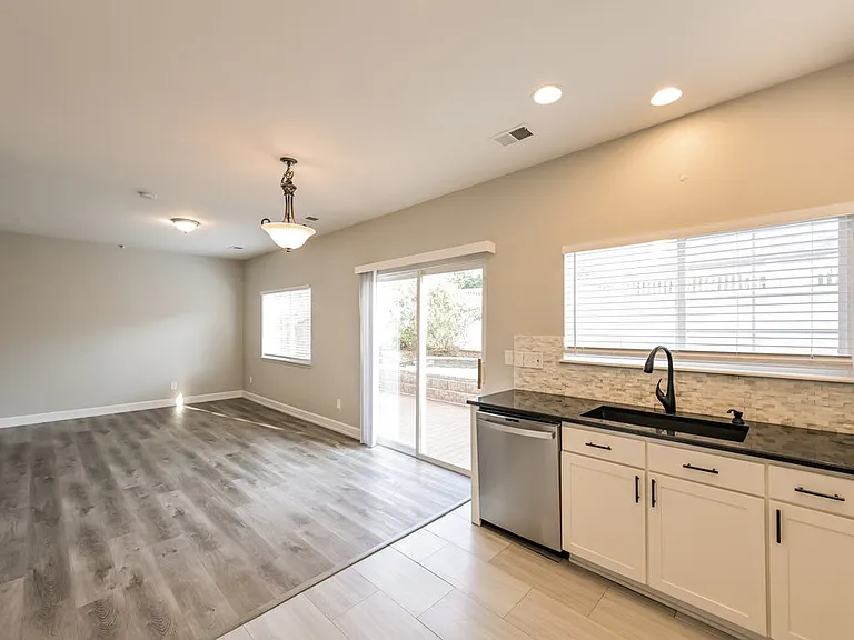 5065 Pelican St — Photo 7