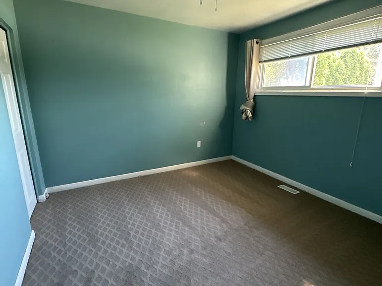 1294 Pinegrove Rd — Photo 14