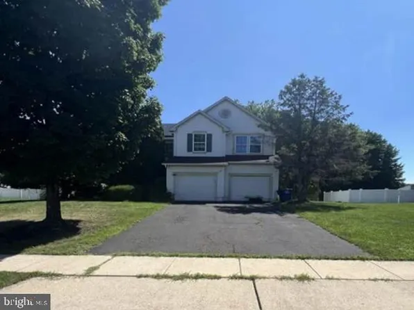 70 Amherst Dr, Burlington, NJ 08016