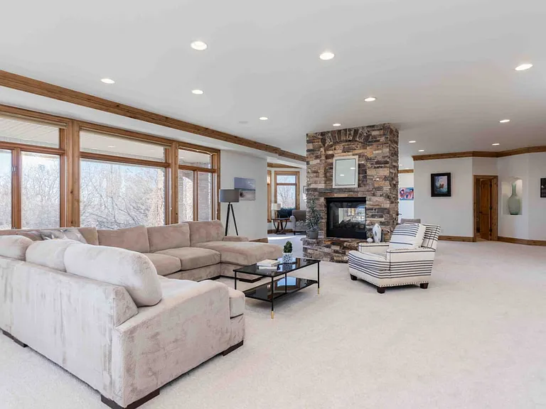 Bella Vista Dr — Photo 48